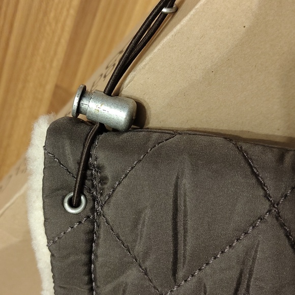 UGG SNOWPEAK WATERPROOF BOOTS 9 - Picture 7 of 10